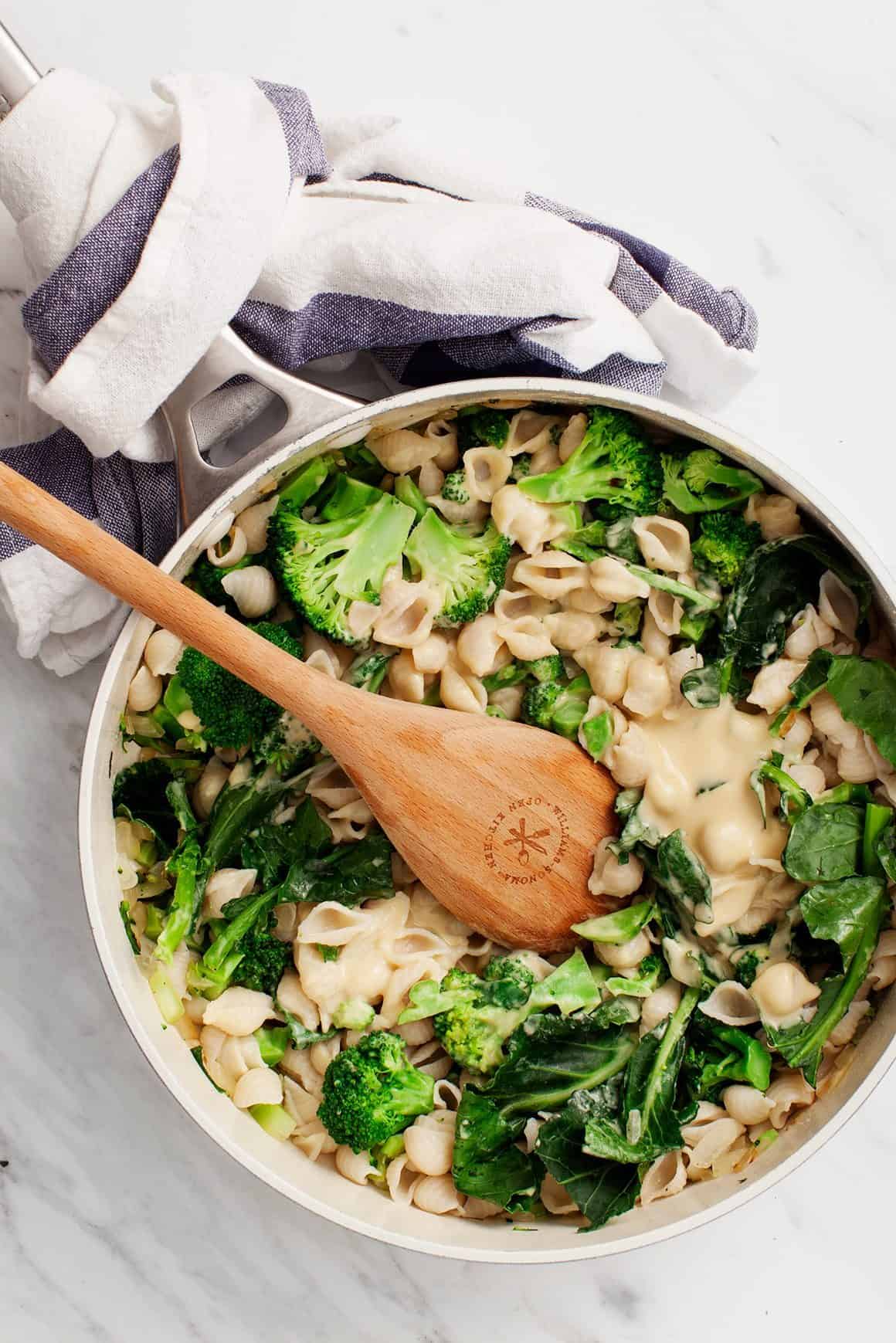 Creamy Vegan Pasta with Broccoli - easy dinner ideas