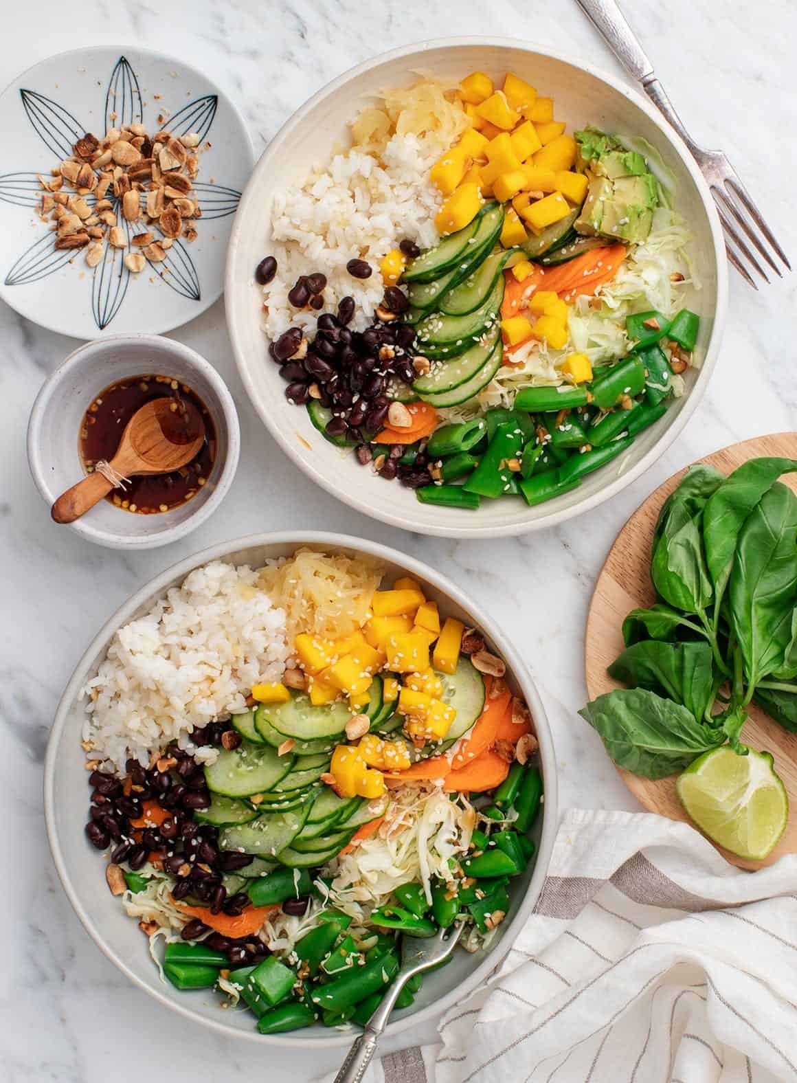 Mango Black Bean Ginger Rice Bowl - Quick dinner ideas