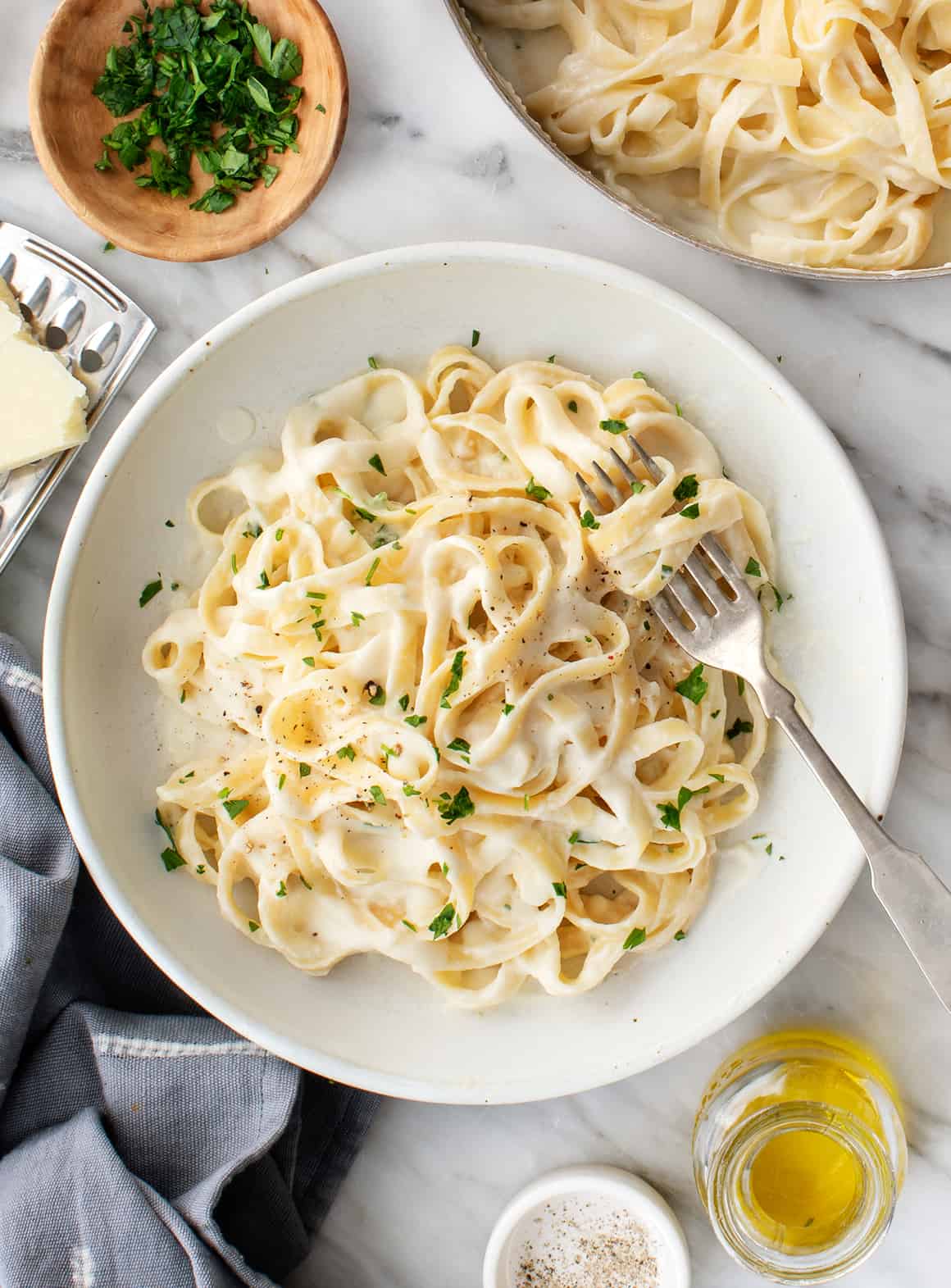 Fettuccine alfredo - easy dinner ideas