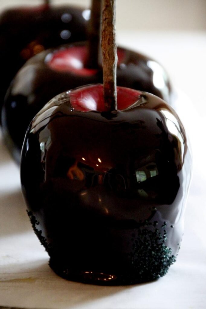 Black Heart Candy Apples