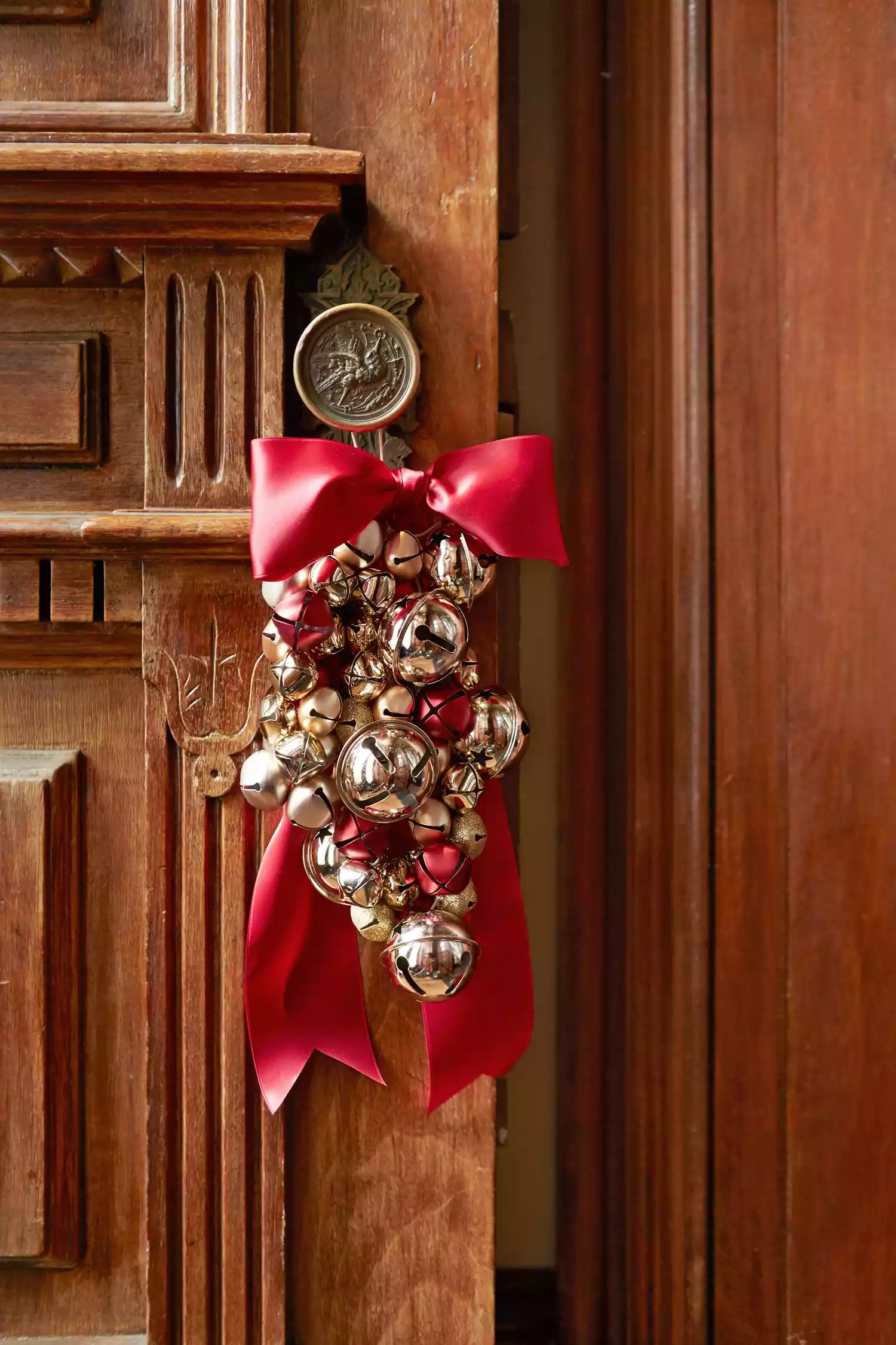 Bell ornament for door