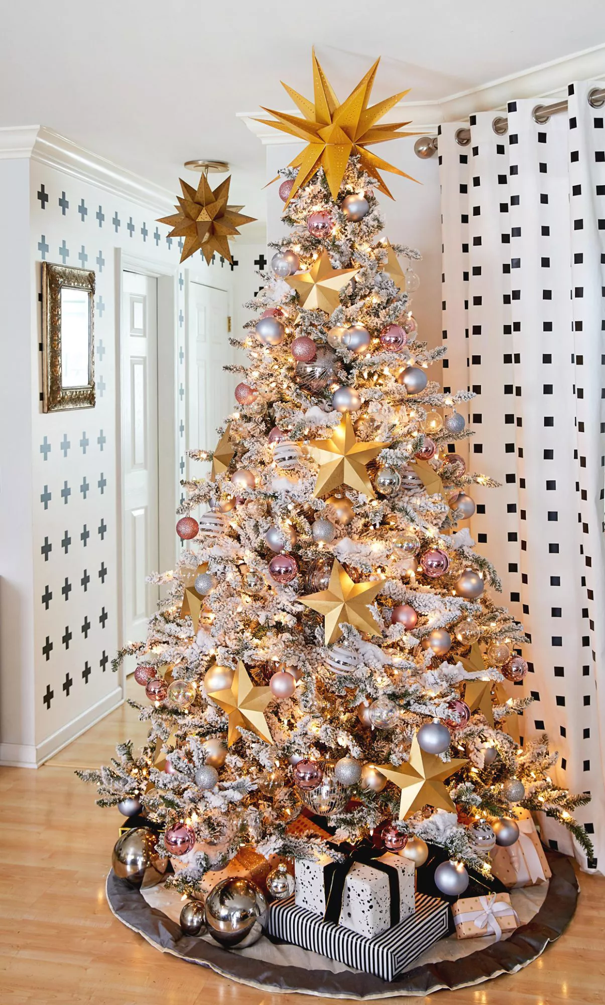 gold christmas tree with stars