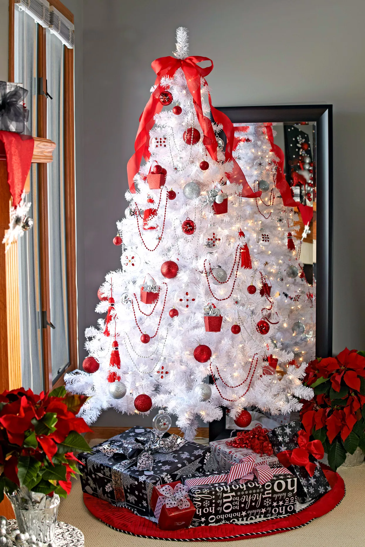 white and red Christmas tree