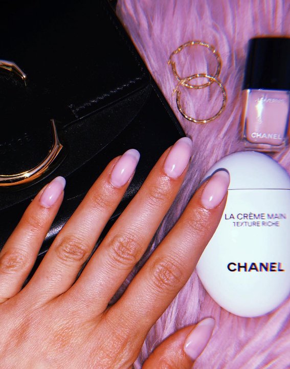 natural glossy lamond nails amii